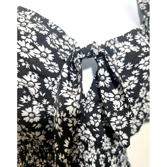 Dizzy Lizzy Dress M Black Floral Whimsigoth Keyhole Smocked Puff Sleeves Boho - Picture 7 of 10